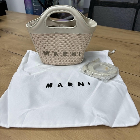 Marni Cream Straw Tote with Brown Logo Stitching - Picture 2 of 6